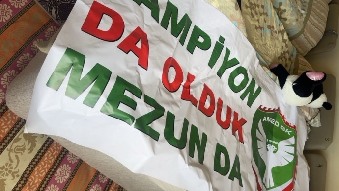 Ardahan Üniversitesi’nde Amedspor pankartı açan öğrencilere saldırı