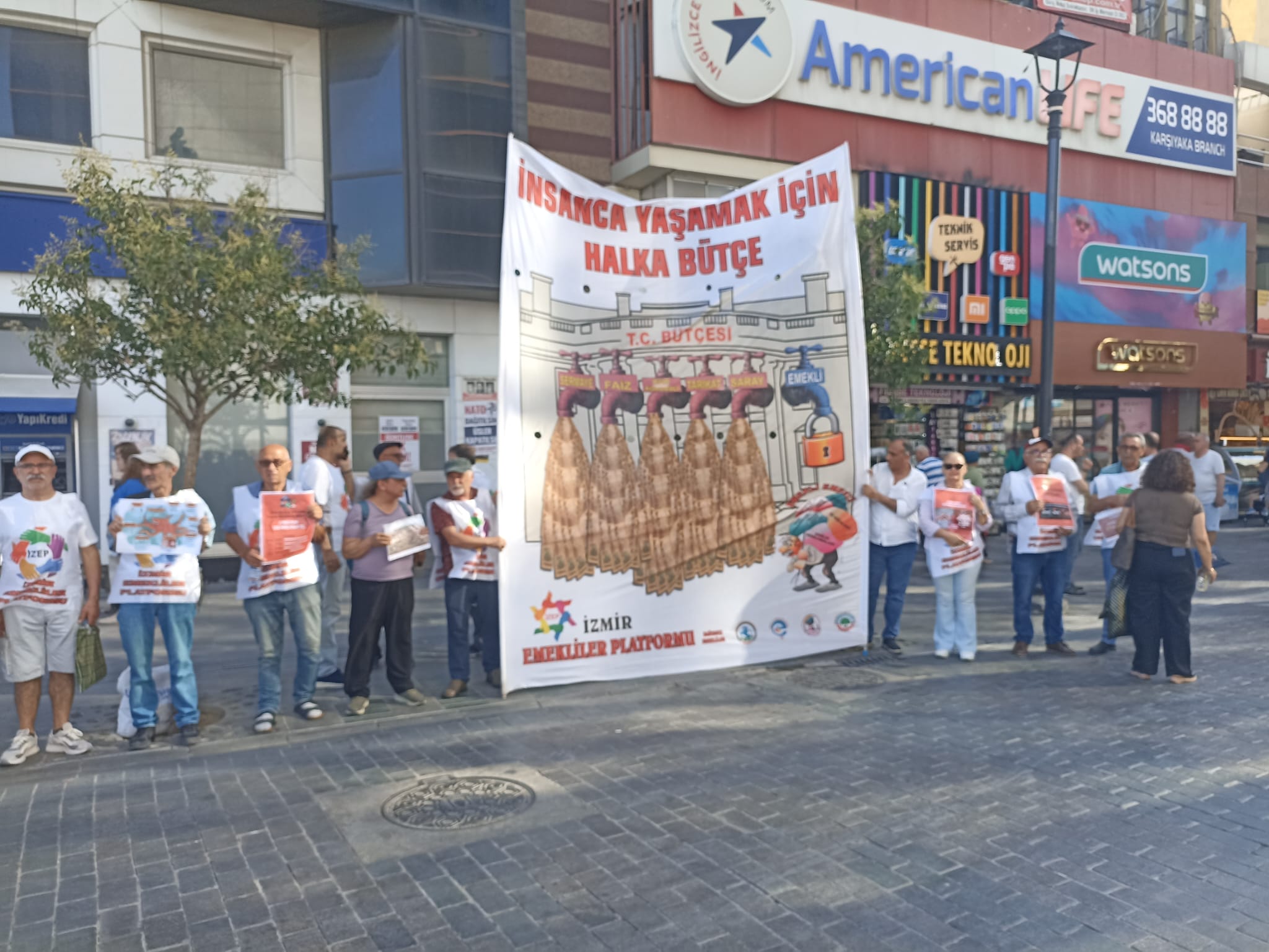 ‘Halkın bütçesi kimlerin hizmetinde?’ İzmir’de emeklilerin eylemleri sürüyor