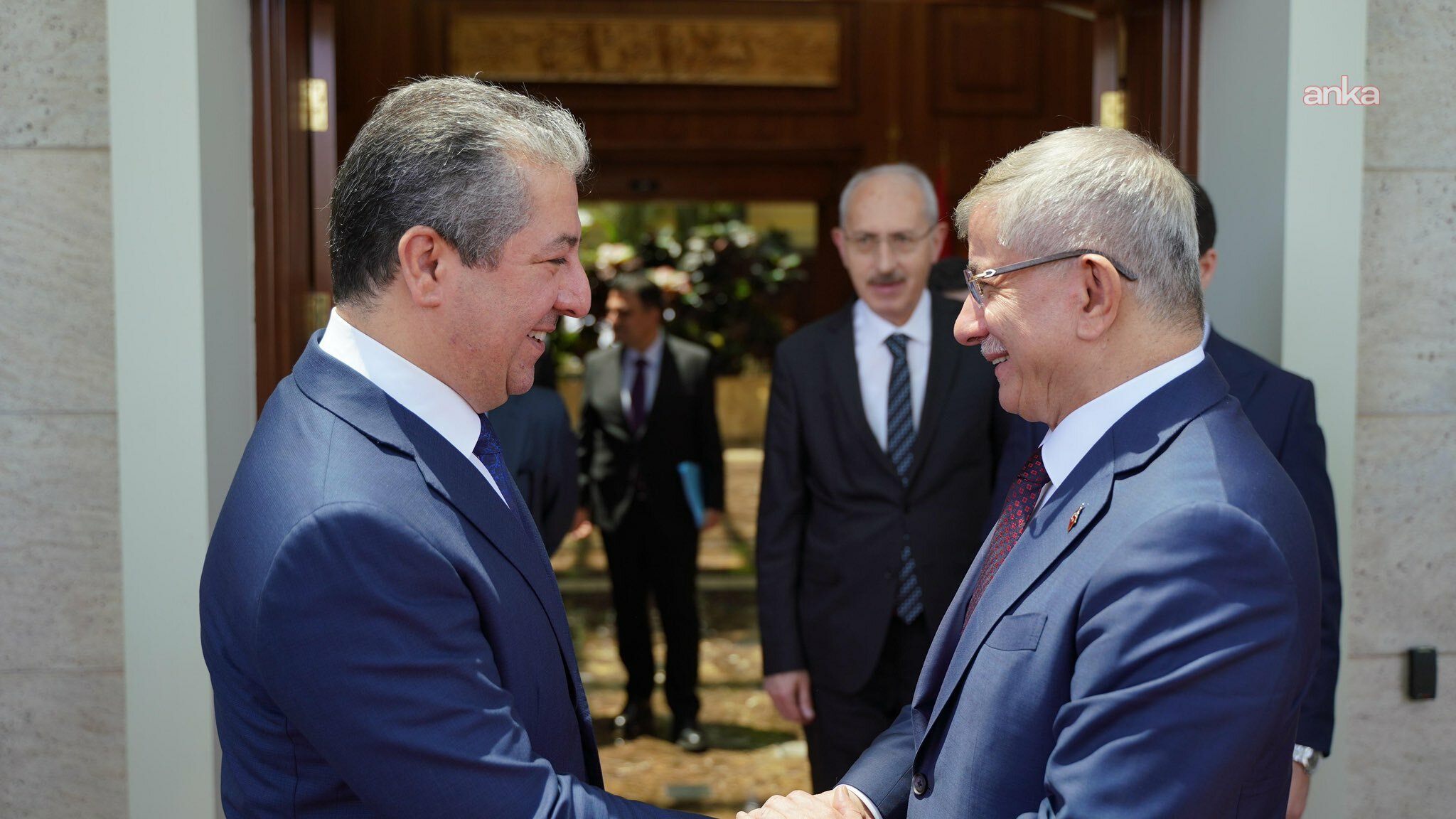 Ahmet Davutoğlu, Mesrur Barzani ile görüştü