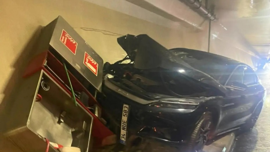 Avrasya Tüneli’nde kaza: Trafiğe kapatıldı