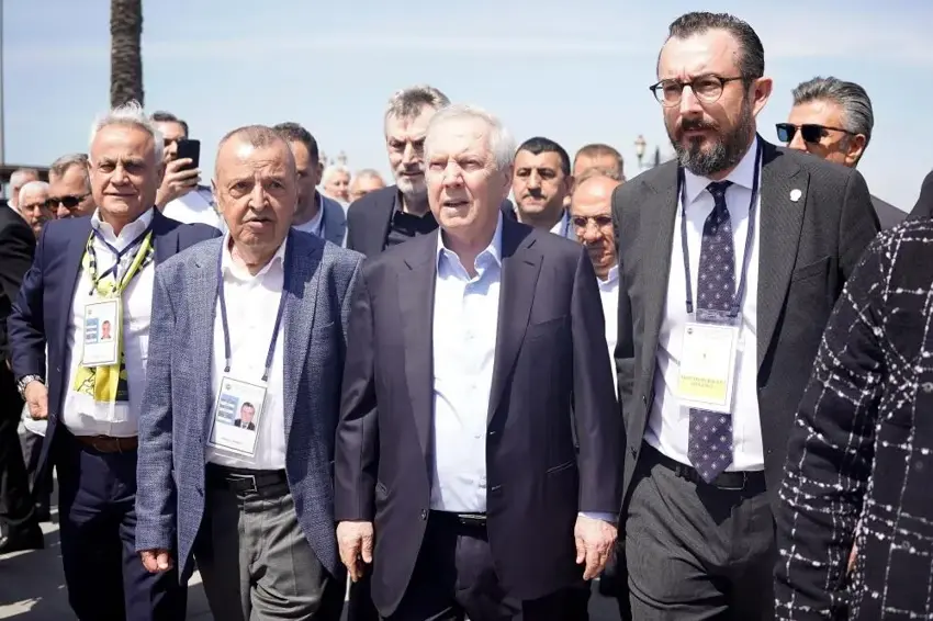 Aziz Yıldırım: ‘Yönetimimiz hiçbir teknik direktörle anlaşma yapmadı’
