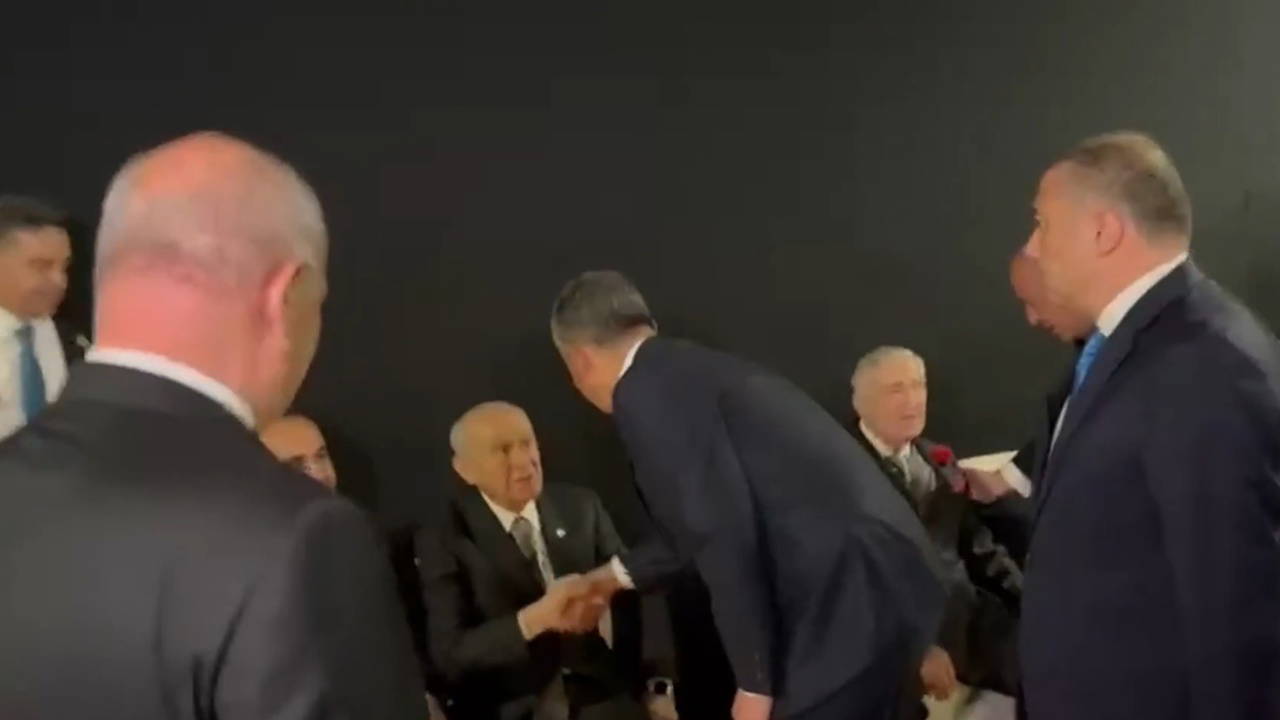 Özel ve Bahçeli Koç Holding’in resepsiyonunda bir araya geldi