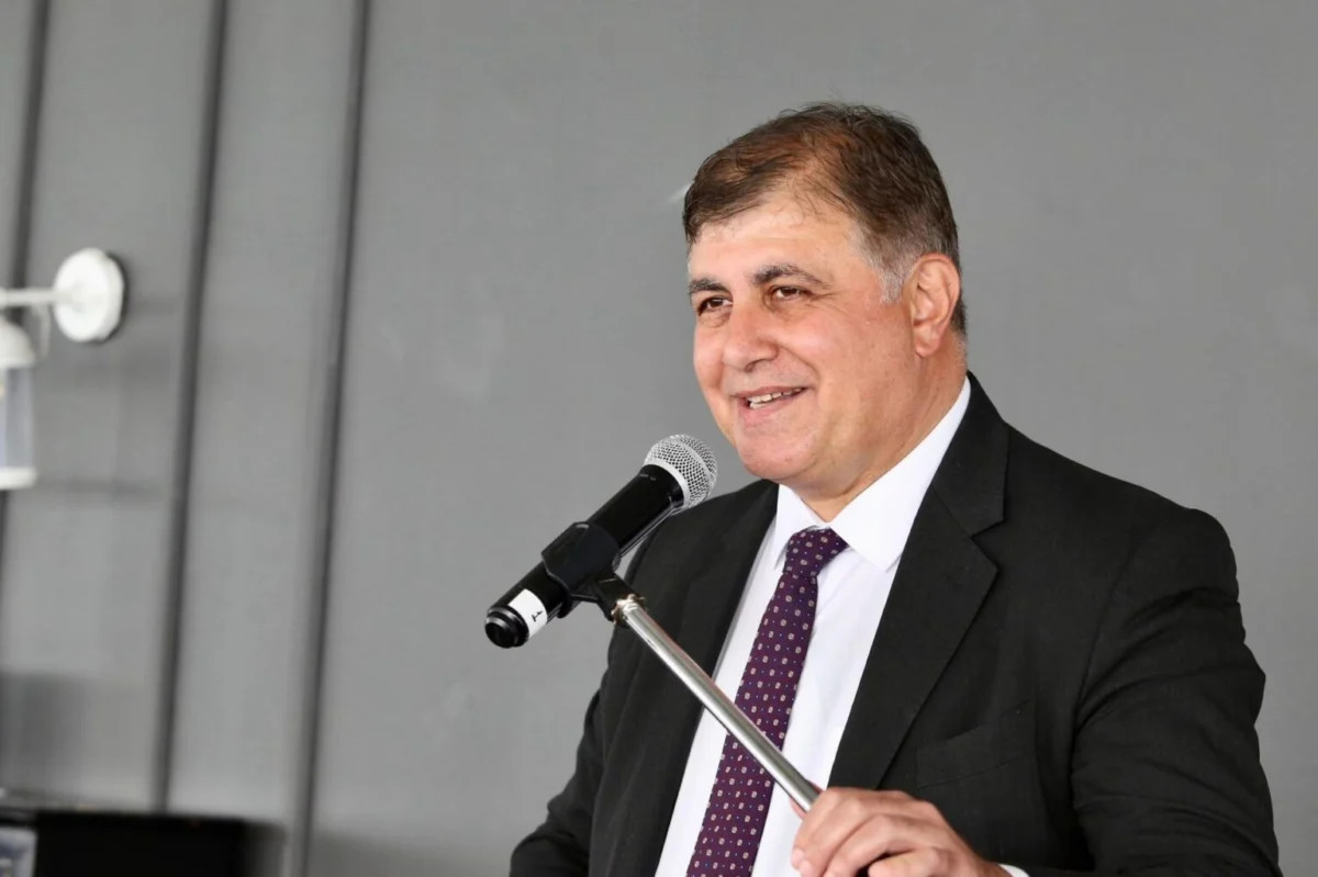 Cemil Tugay: ‘Özel grubuyla hareket edeceğim ve kuracakları partide yer alacağım’