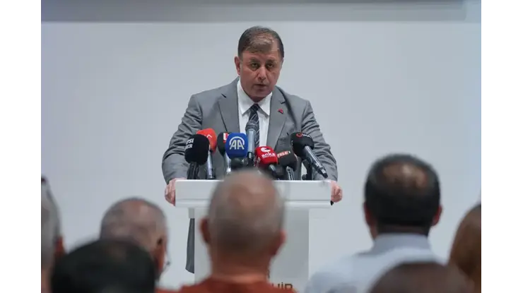 İzmir Büyükşehir Belediye Başkanı Cemil Tugay, CHP’den istifa etti