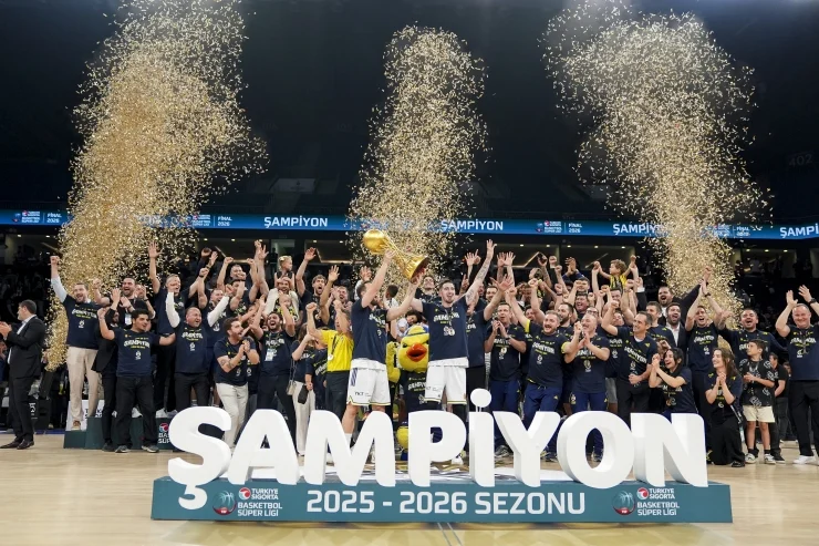 Fenerbahçe Beko, Basketbol Süper Ligi’nde üst üste üçüncü kez şampiyon