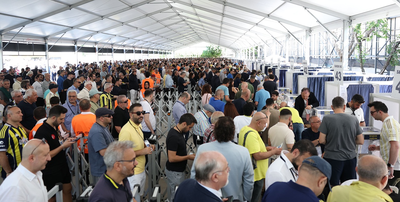Fenerbahçe’de seçim heyecanı: Oy verme işlemi sürüyor