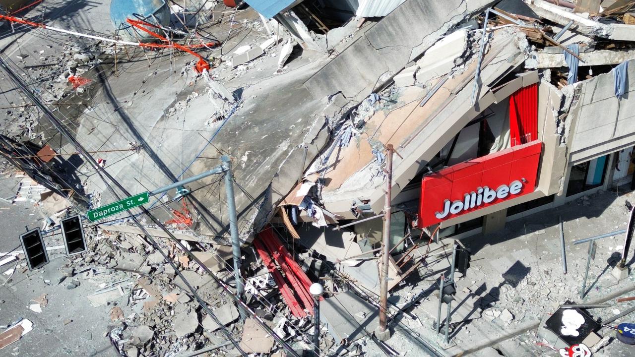 Filipinler’de 7,8 büyüklüğünde deprem: Tsunami uyarısı