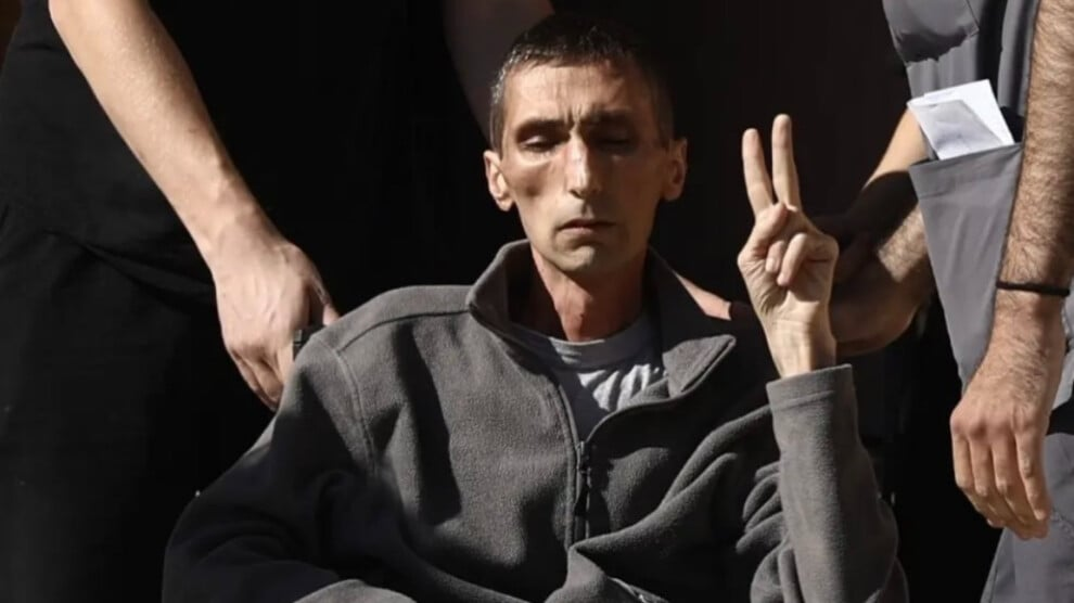 Açlık grevindeki Aristotelis Chantzis hastaneye kaldırıldı: Atinalılar sokağa döküldü