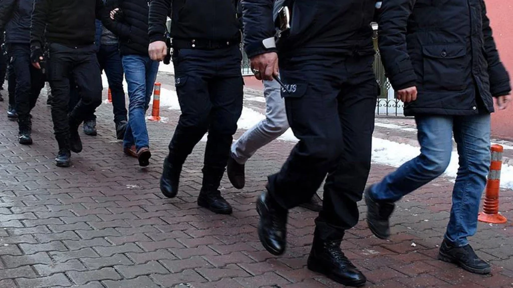 27 ilde operasyon: 89 gözaltı, 4 şirkete ve 15 akaryakıt istasyonuna kayyım atandı
