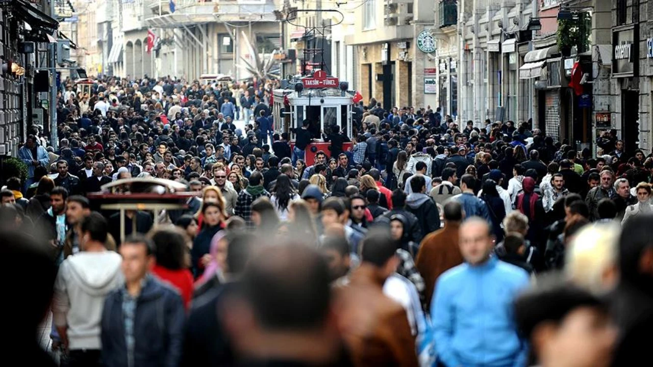 TÜİK verileri açıkladı: Türkiye 2025’te ne kadar göç aldı, ne kadar göç verdi?