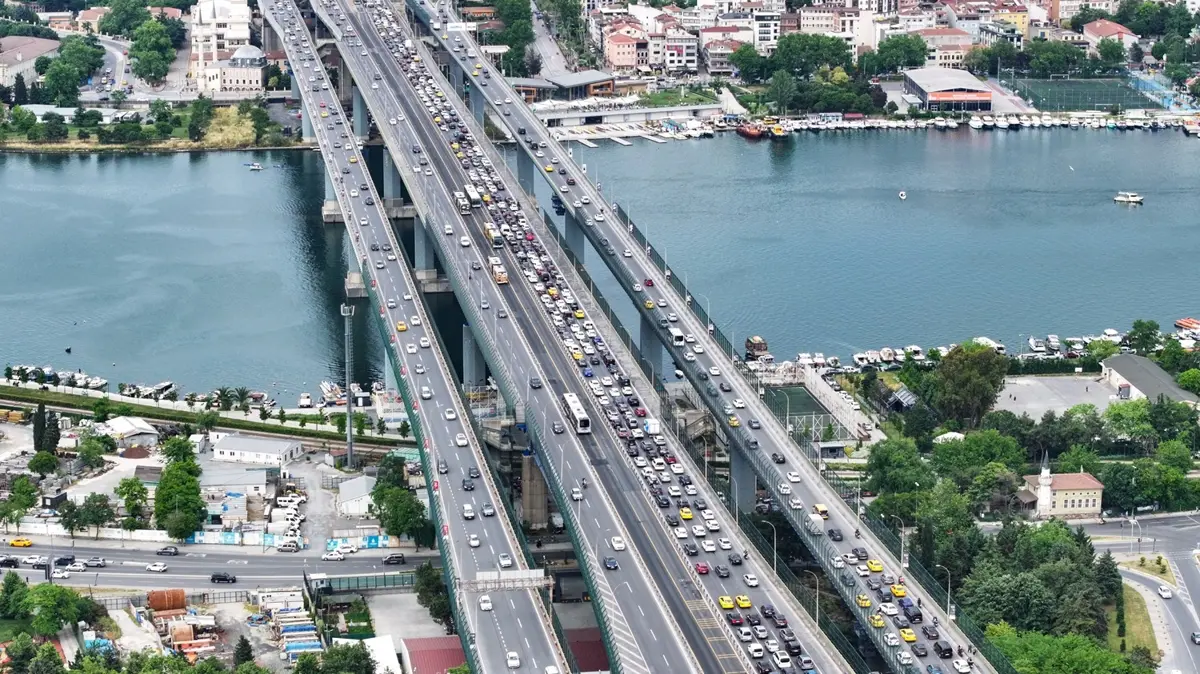 İstanbul’da bayram sonrası ilk iş gününde trafik yoğunluğu