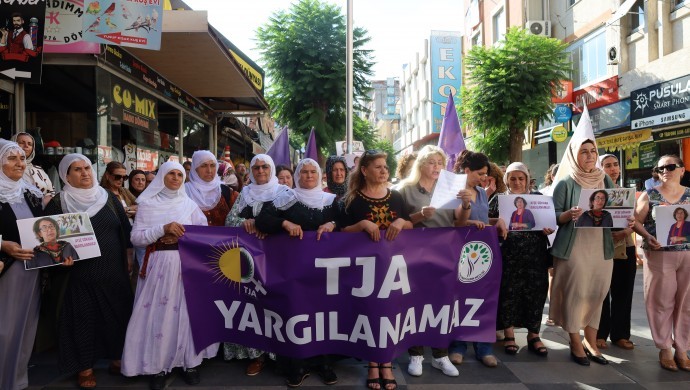Ayşe Gökkan’a verilen ceza Mersin’de protesto edildi:
