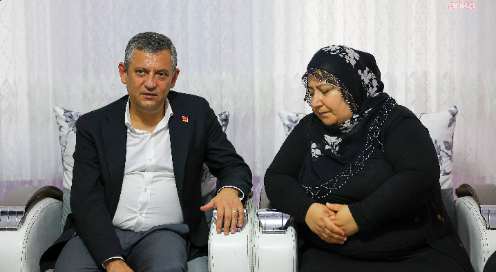 Özgür Özel, Rojin Kabaiş’in ailesini ziyaret etti