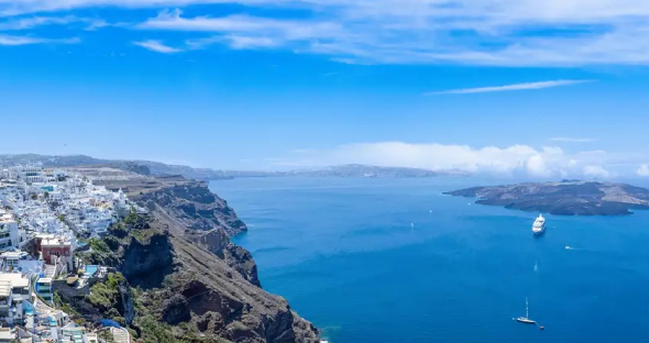 Belediye otobüsleri turistlerden bıkınca greve başladı