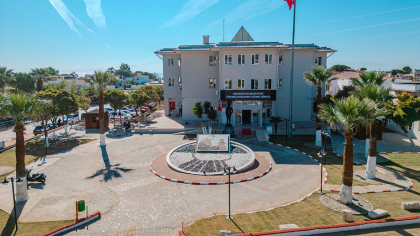 Seferihisar Belediyesi soruşturması: Belediye başkanı ve 19 kişi adliyeye sevk edildi