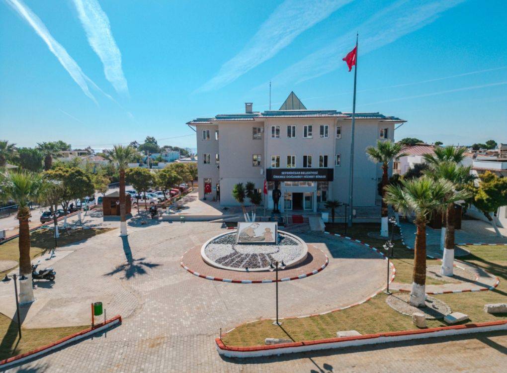 CHP’li Seferihisar Belediyesi’ne operasyon
