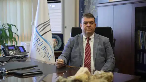 Seferihisar Belediyesi operasyonu: Belediye Başkanı İsmail Yetişkin tutuklandı