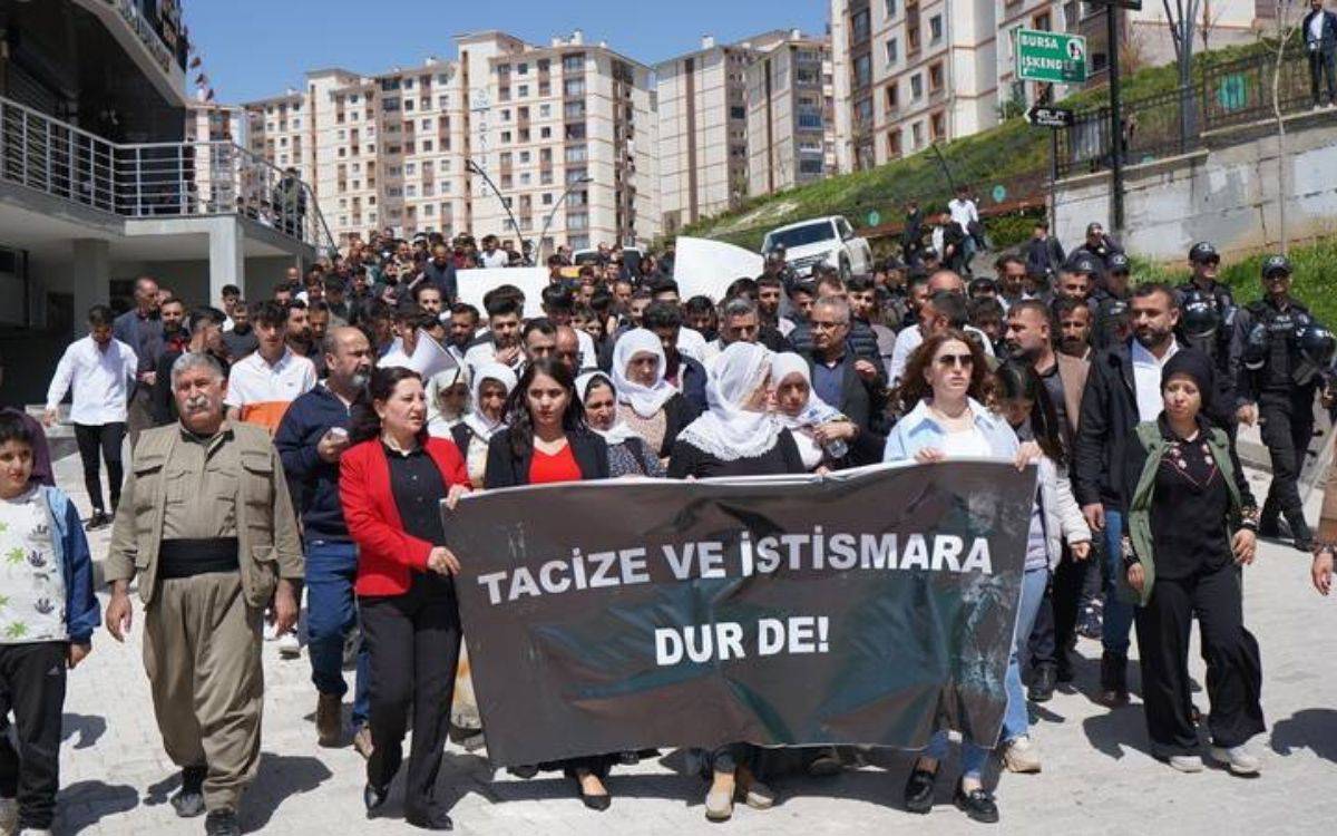 Taciz davasındaki beraat kararını protesto eden Eğitim Sen yöneticilerine dava açıldı