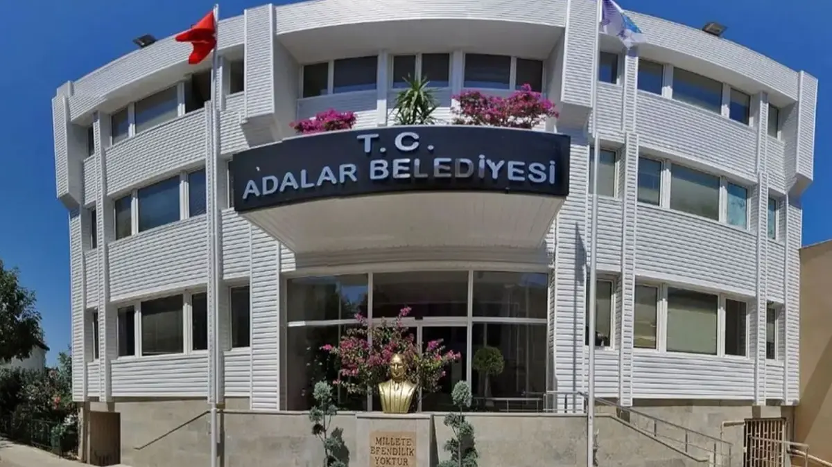 Adalar Belediyesi’ne operasyon: 39 kişi adliyeye sevk edildi