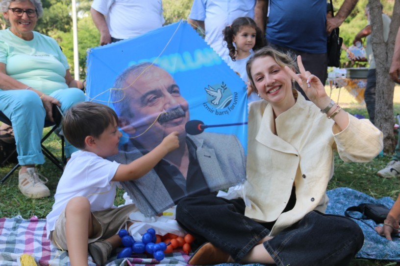 Sırrı Süreyya Önder anısına uçurtma şenliği: ‘Kimseyi geride bırakmadan barış’