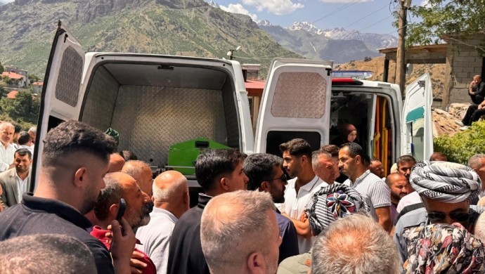 Uzman çavuş, boşanma aşamasında olduğu kadını ve ailesinden 3 kişiyi katletti