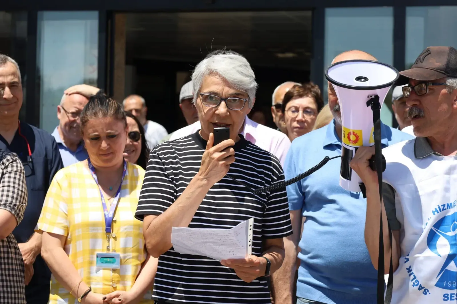 KHK ile ihraç edilen Barış Akademisyeni Zelal Ekinci görevine iade edildi