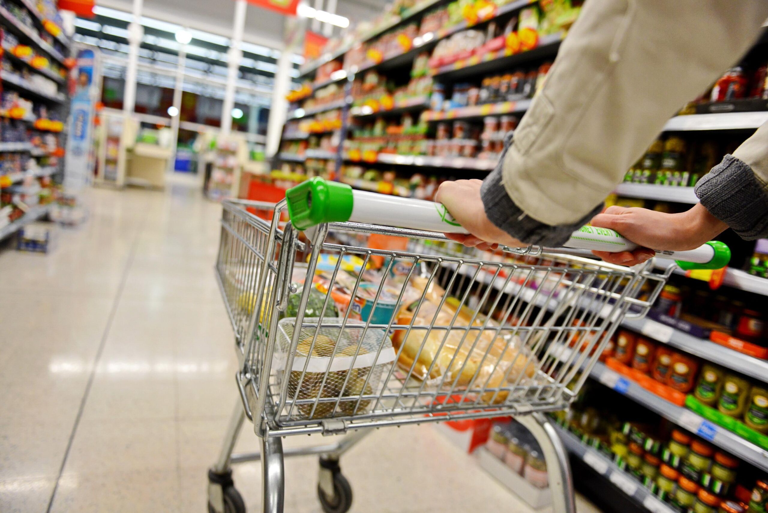 Marketler sizi daha fazla harcamaya nasıl ikna ediyor? Ekmek almaya girip poşet dolusu çıkmanız tesadüf değil