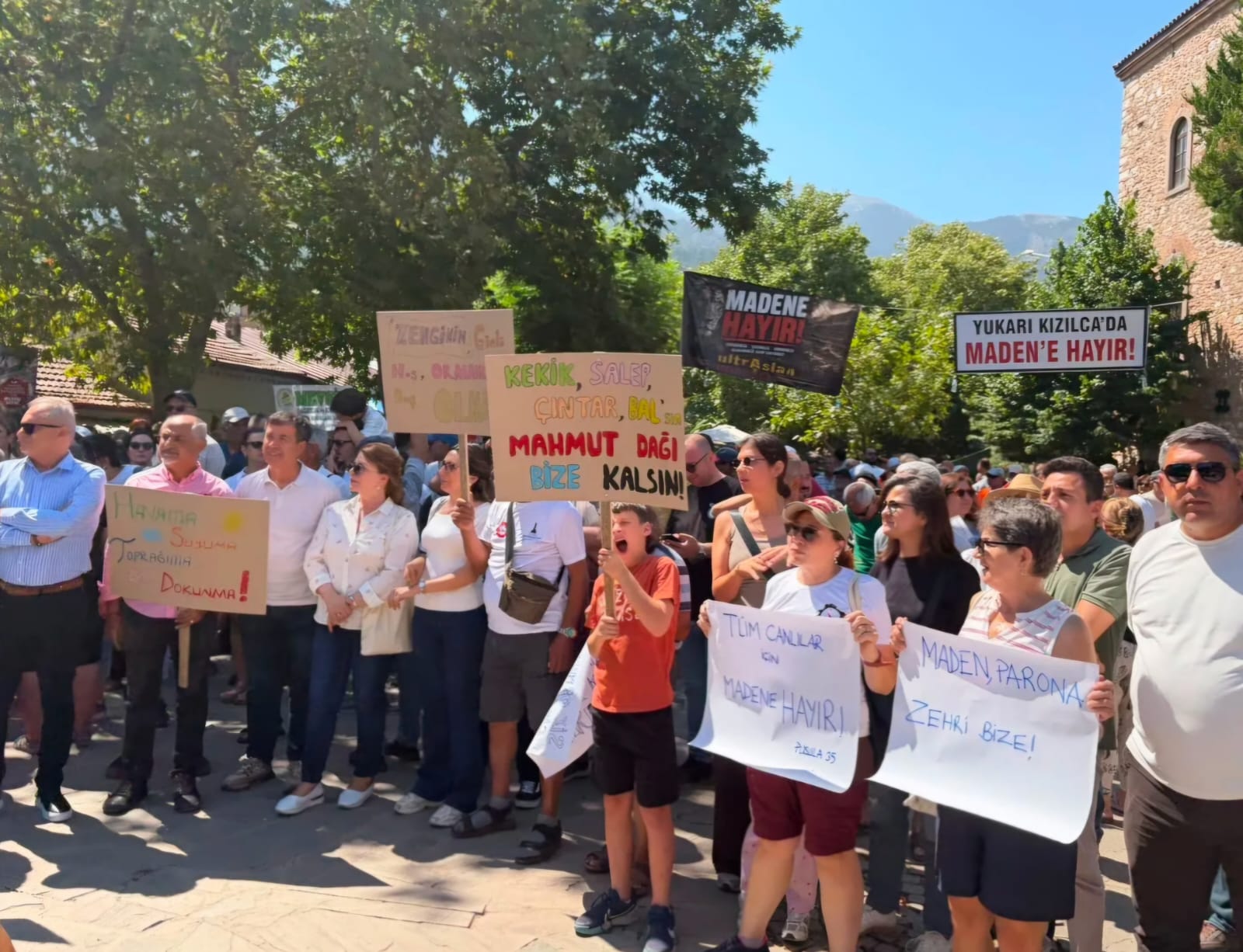 İzmir Kemalpaşa’da maden tepkisi: ‘Geçici bir kazanç uğruna gerçek zenginliğimizden asla vazgeçmeyeceğiz’