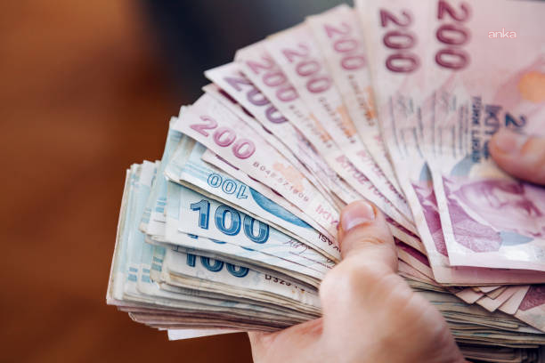 DİSK-AR: ‘Haziran ayı itibarıyla asgari ücret 4 bin 986 lira, en düşük emekli aylığı da 3 bin 552 lira değer kaybetti’
