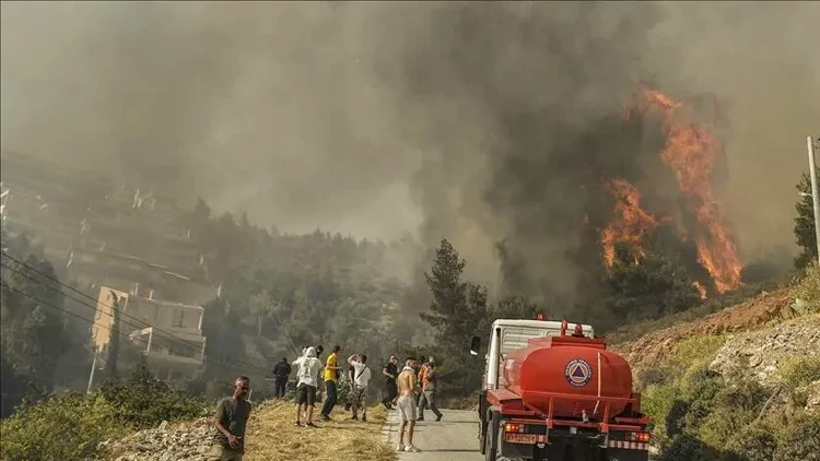 Yunanistan’da orman yangını: 2 kişi hayatını kaybetti