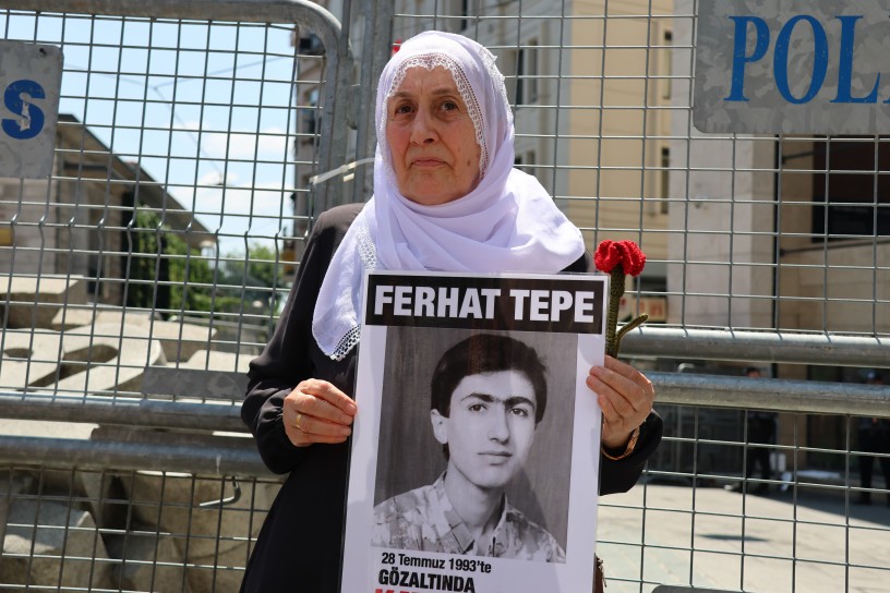 Cumartesi Anneleri 1112. haftada: ‘Özgür Gündem muhabiri Ferhat Tepe’nin failleri cezasız bırakıldı’