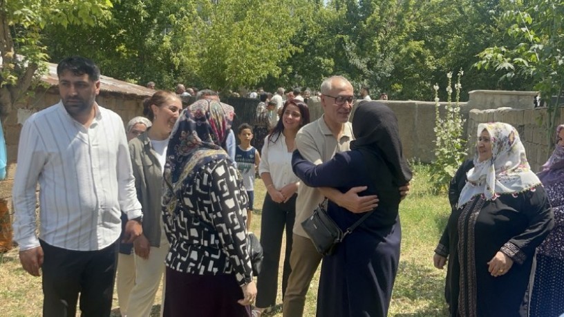 31 yıl sonra tahliye edilen Turan Uysal memleketi Muş’ta karşılandı