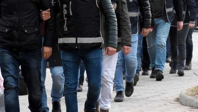 İstanbul’da ev baskınları: 16 gözaltı