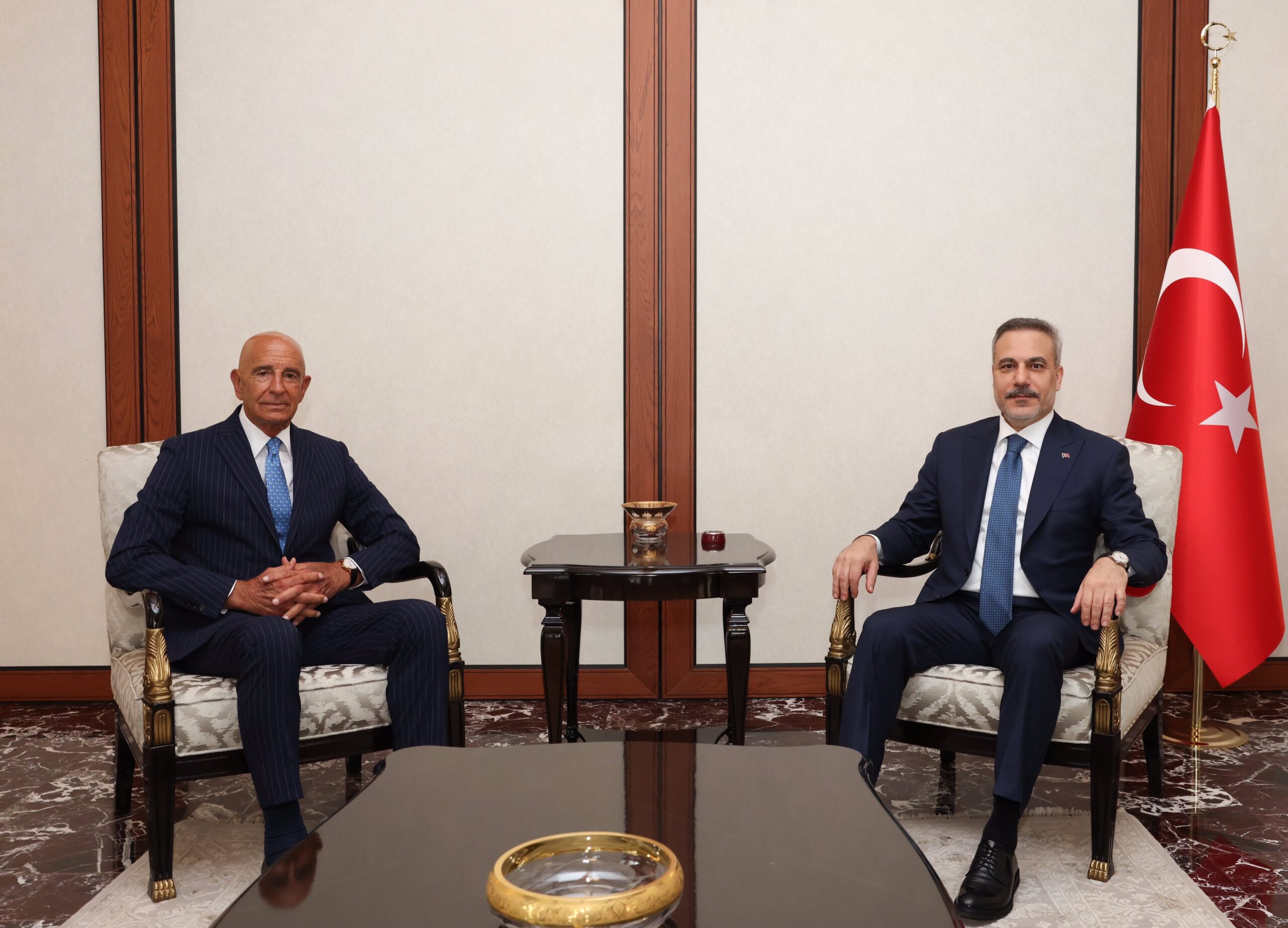 Ankara’da diplomatik temaslar başladı: Hakan Fidan, Tom Barrack ile görüştü