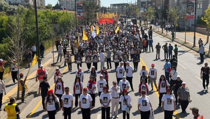 Sivas Katliamı’nın 33’üncü yıl dönümünde Madımak anması yürüyüşle başladı