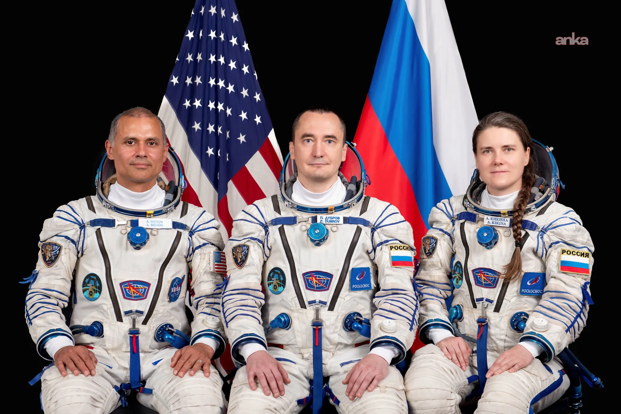 ABD’li astronot ve Rus kozmonotlar üç saatte uzay istasyonuna ulaştı