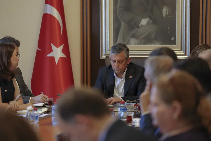 Özgür Özel’den TBMM’de MYK toplantısı: Yeni parti yolda mı?