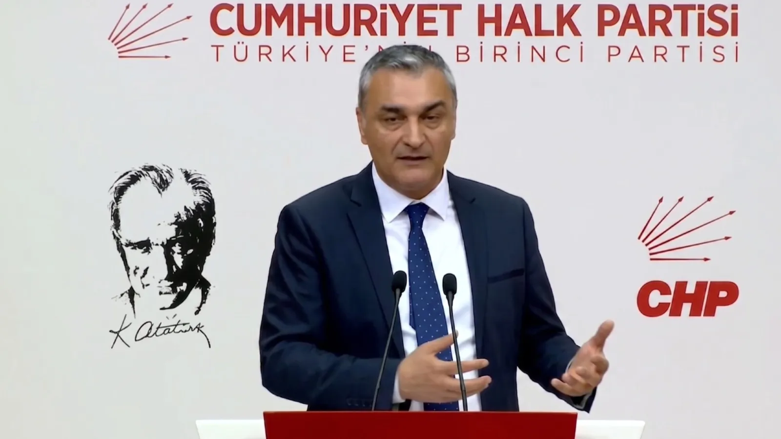 CHP MYK toplandı: 500 bine yakın üye ve 120 belediye başkanı ayrıldı