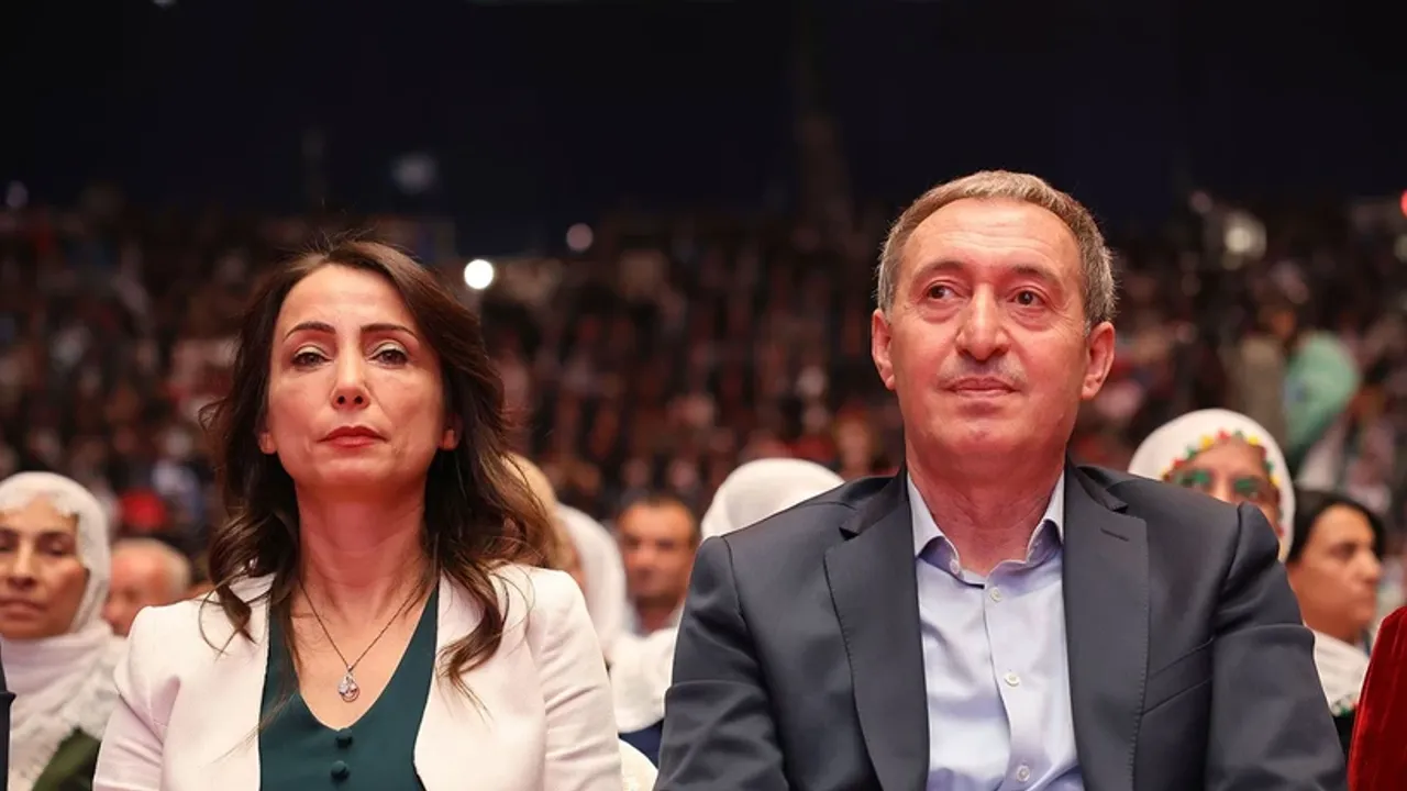 DEM Parti Eş Genel Başkanları’ndan sansüre tepki