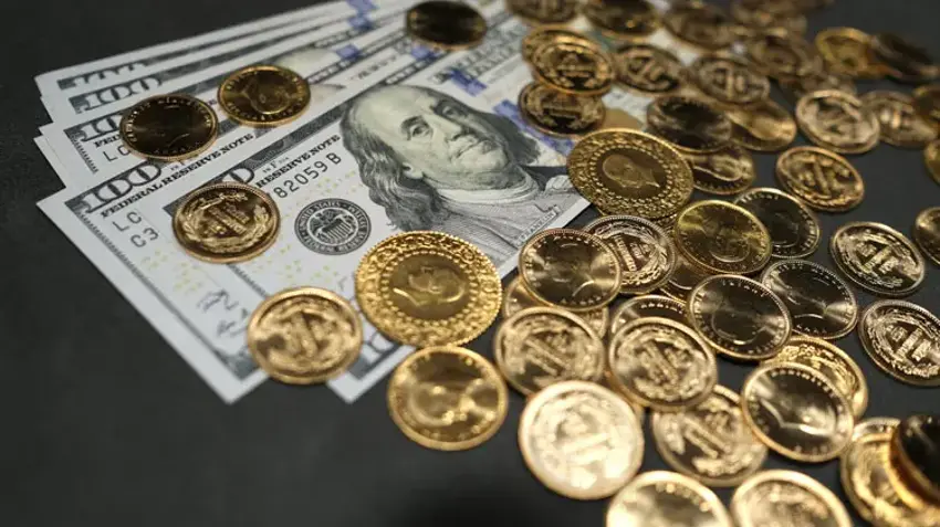 Altın fiyatları Fed tutanakları öncesi düştü, dolar ise baskı altında
