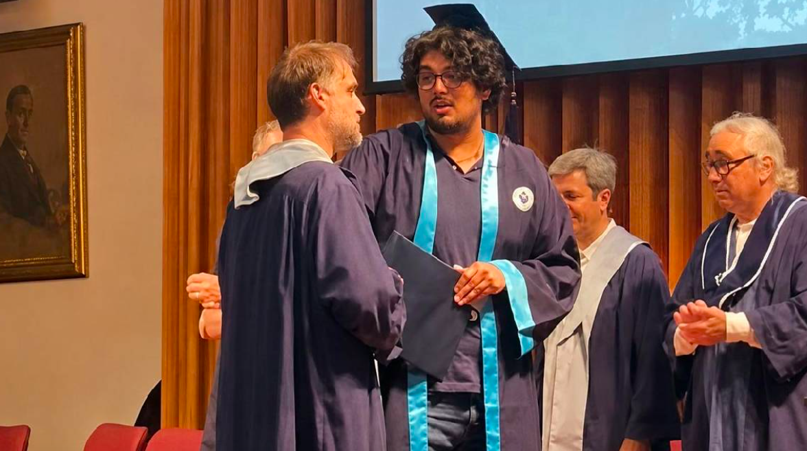 Boğaziçi Üniversitesi’nde akademisyen, kendisiyle fotoğraf çektirmeyen öğrencinin diplomasını vermedi