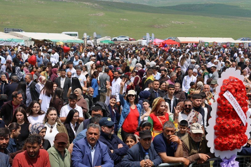 Hoçvan’da festival coşkusu Rojda konseriyle son buldu