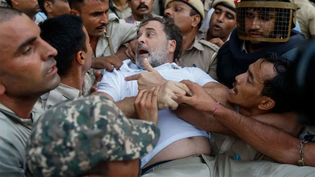 Hindistan’da öğrenci eylemlerine sert müdahale: Muhalefet lideri Gandhi gözaltına alındı