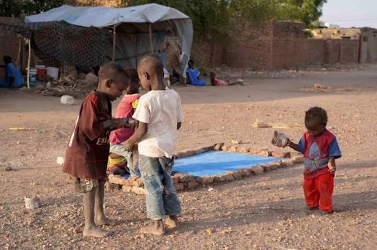 Sudan’da çocuklar çatışmaların ortasında: 5 bin 500’den fazlası yeniden yerinden edildi