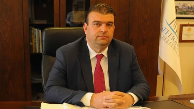 Tutuklanan Seferihisar Belediye Başkanı İsmail Yetişkin görevden uzaklaştırıldı
