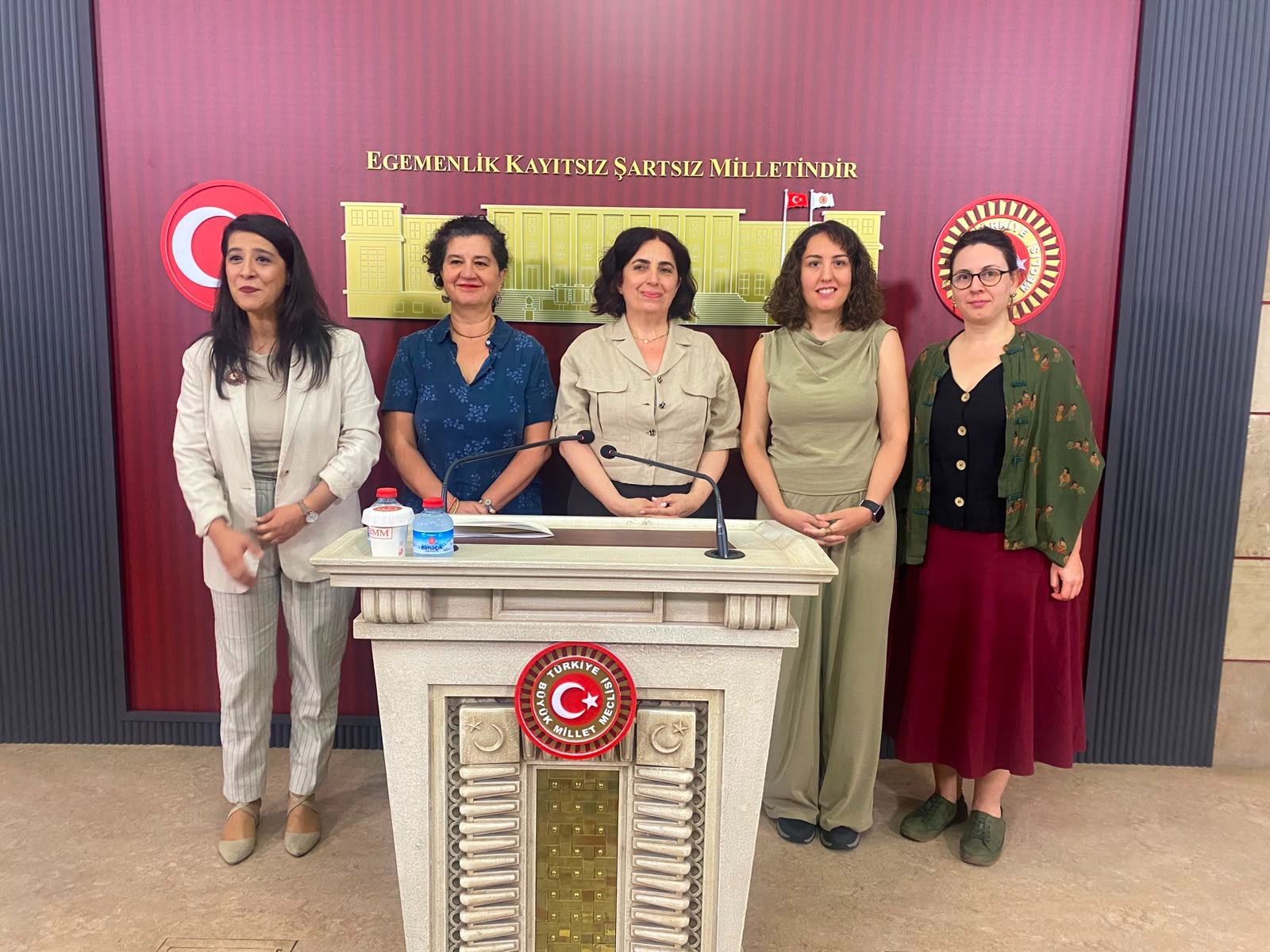 DEM Parti’den vakıf üniversitelerindeki akademisyen kıyımına tepki