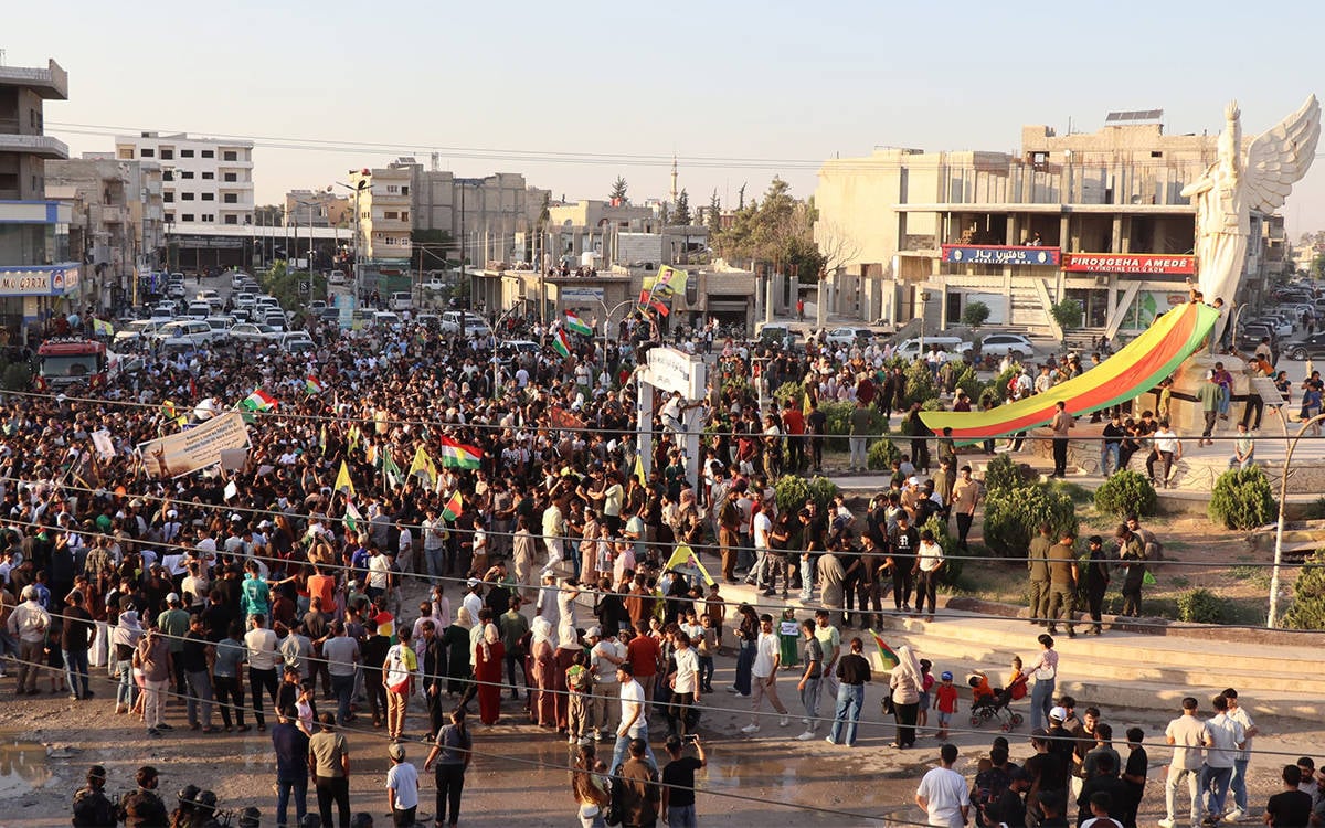 Suriye’de Kürt yerleşim yerlerinin isimlerinin değiştirilmesi: Kobani’de binlerce kişi yürüdü
