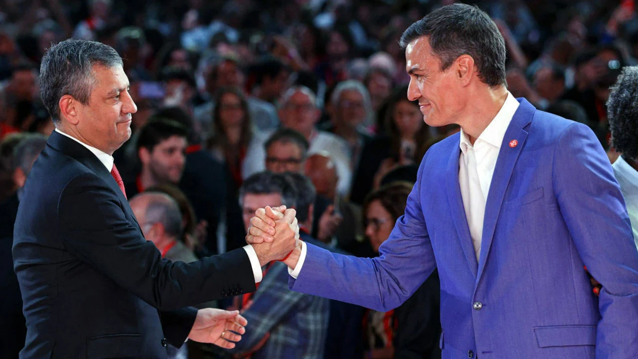 Pedro Sanchez ve Sosyalist Enternasyonal’den Özgür Özel’e ve YENİ Parti’ye destek mesajı