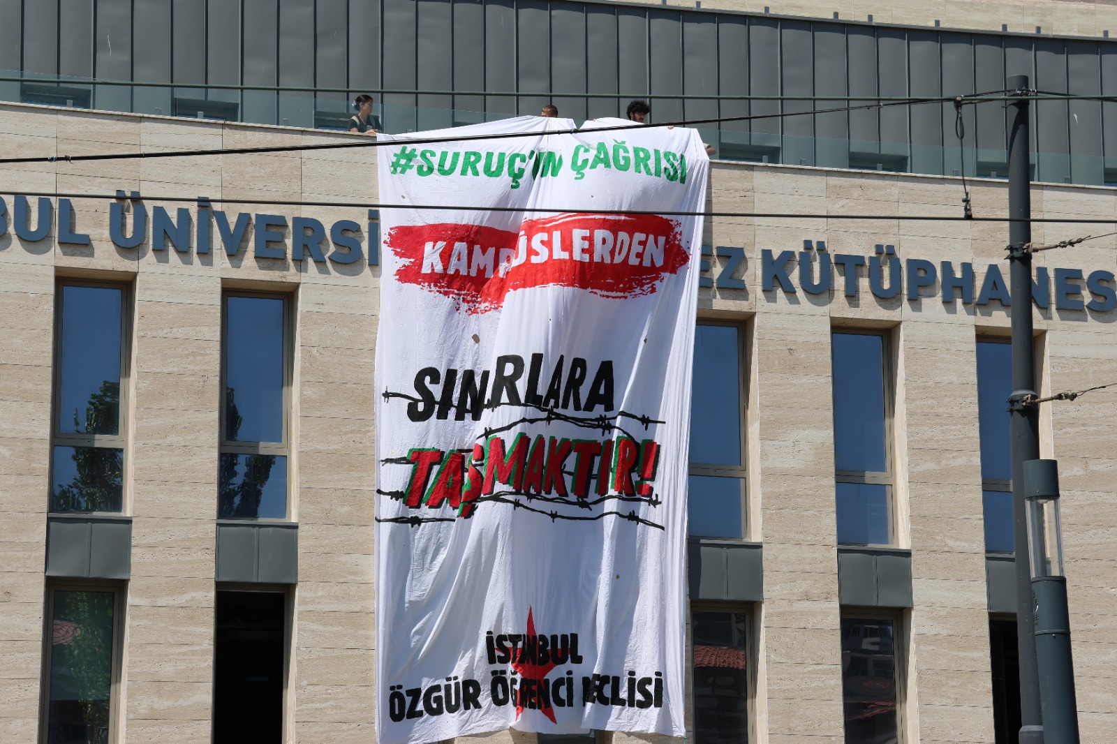 Özgür Öğrenci Meclisi’nden üniversitede Suruç katliamı için pankartlı eylem