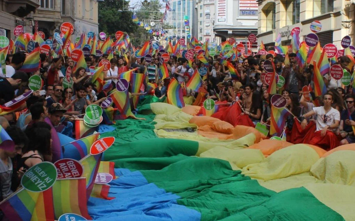 TİHV’den Onur Ayı raporu: Çok sayıda engelleme ve en az 143 gözaltı